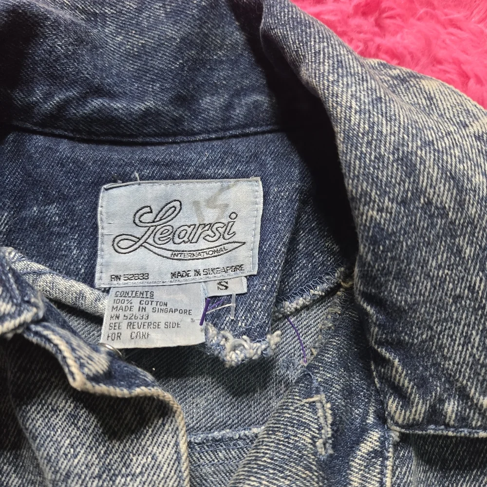LEARSI VINTAGE Men's Graphic Denim Vest with Red Design